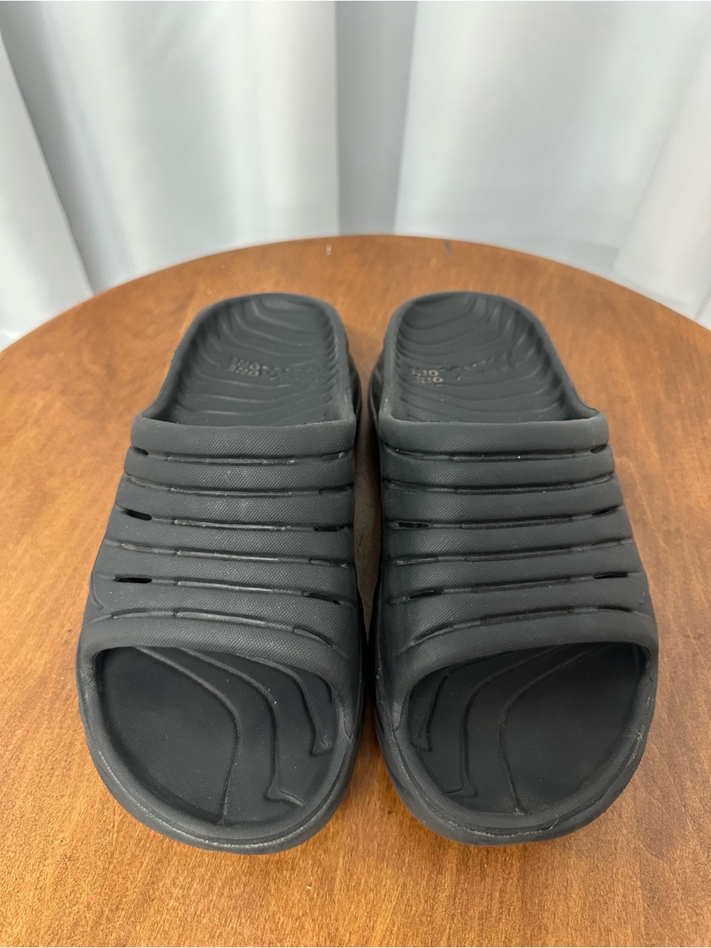 Hoka One One Black recovery slide Women's Sandals size 8